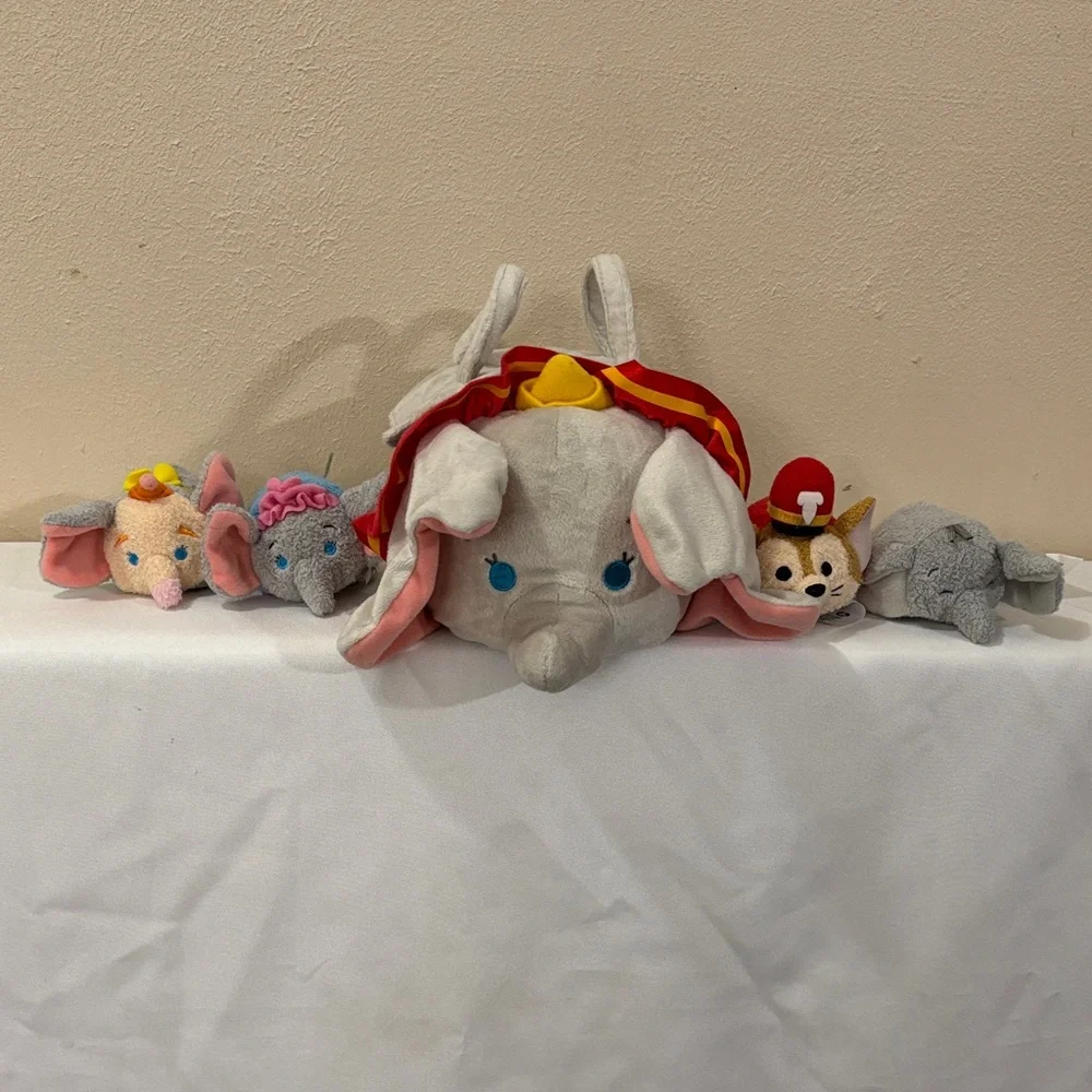Disney Tsum Tsum Plush Set - Dumbo Small Tote. Plus 4 Minis.